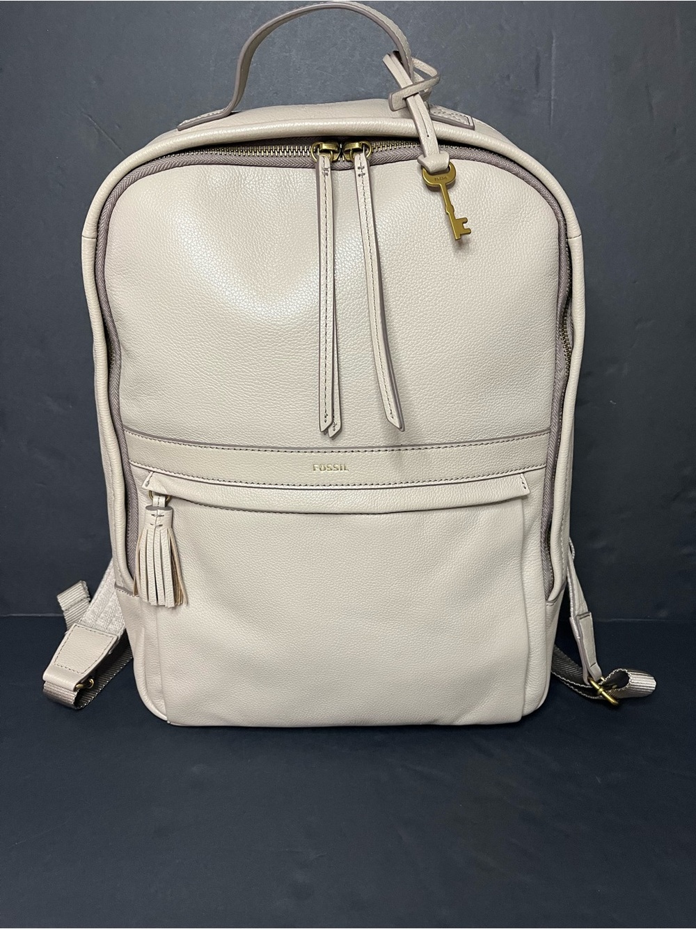 NWOT Fossil Sherri Pebbled Leather Backpack in Neutral Graystone